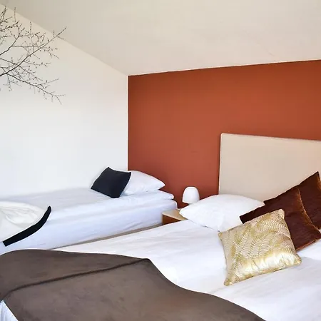 Hotel D'orzival 3*